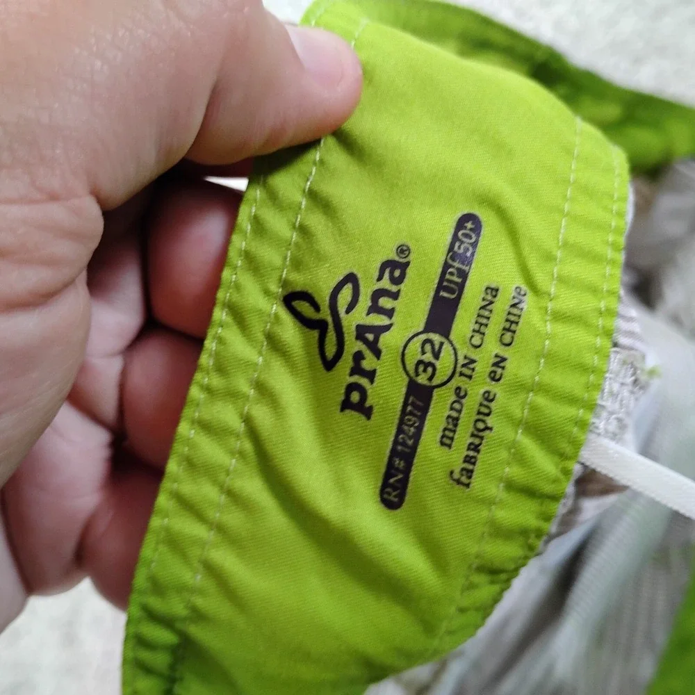 prAna Swim Trunks Mens 32 Beige Board Shorts Pool Surf Beach UPF 50+ Outdoor A2